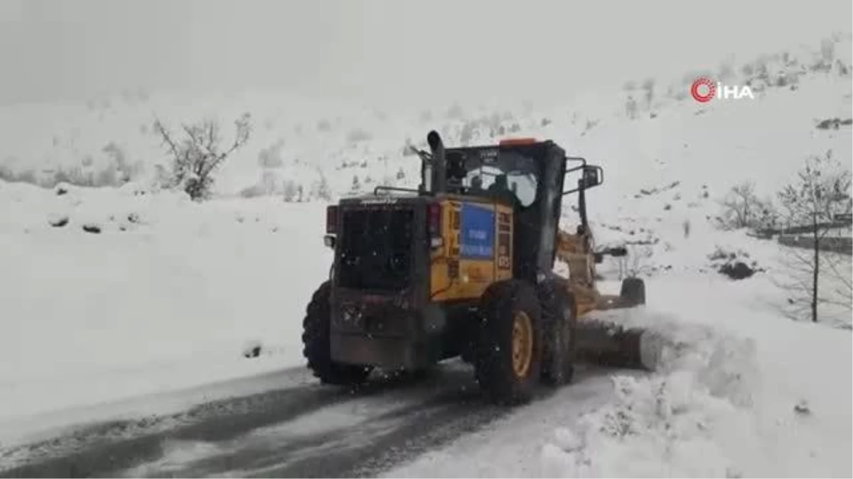 Diyarbakır\'da \'Kar kaplanları\' Mart ayında da karla mücadelede