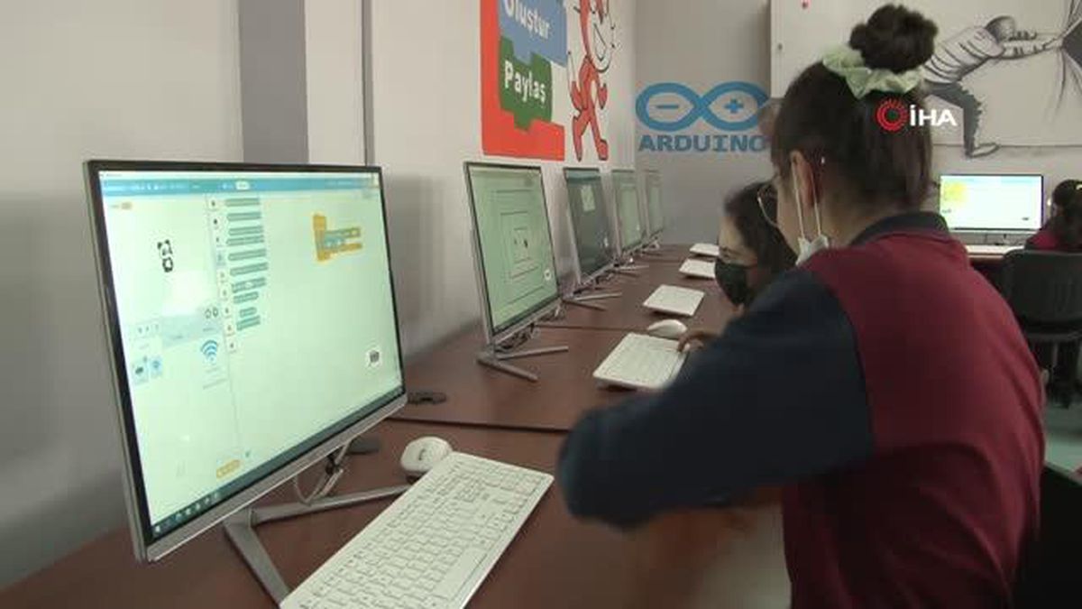 Elazığ'da 'Bilişim Teknolojileri Sınıfı' açıldı