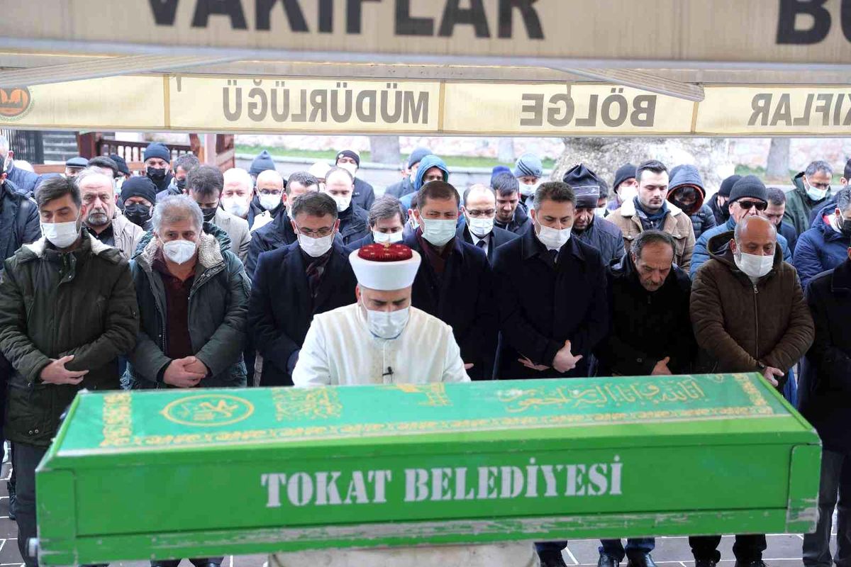 Emektar gazeteci son yolculuğuna uğurlandı