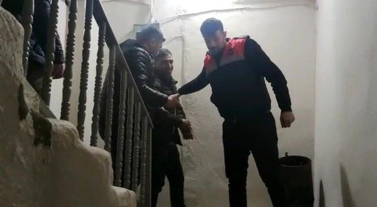 Firari hırsız kız arkadaşının evinde yakalandı