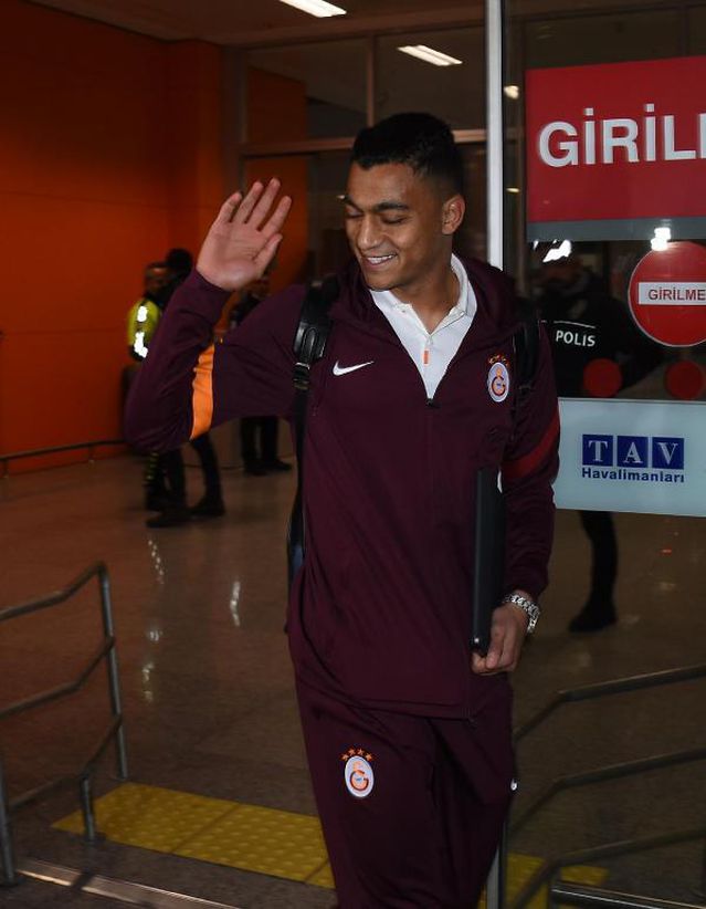 Galatasaray kafilesi İspanya dönüşü İzmir'de