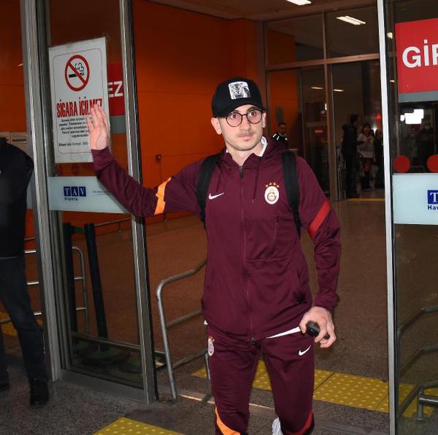 Galatasaray kafilesi İspanya dönüşü İzmir'de