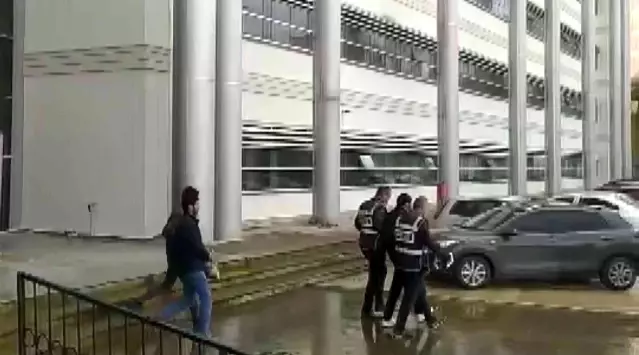 Sahte geçici koruma kimlik belgesi düzenleyen 4 kişi yakalandı