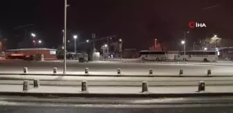 İstanbul Anadolu yakasında sabah saatlerinde kar yağışı etkili oldu