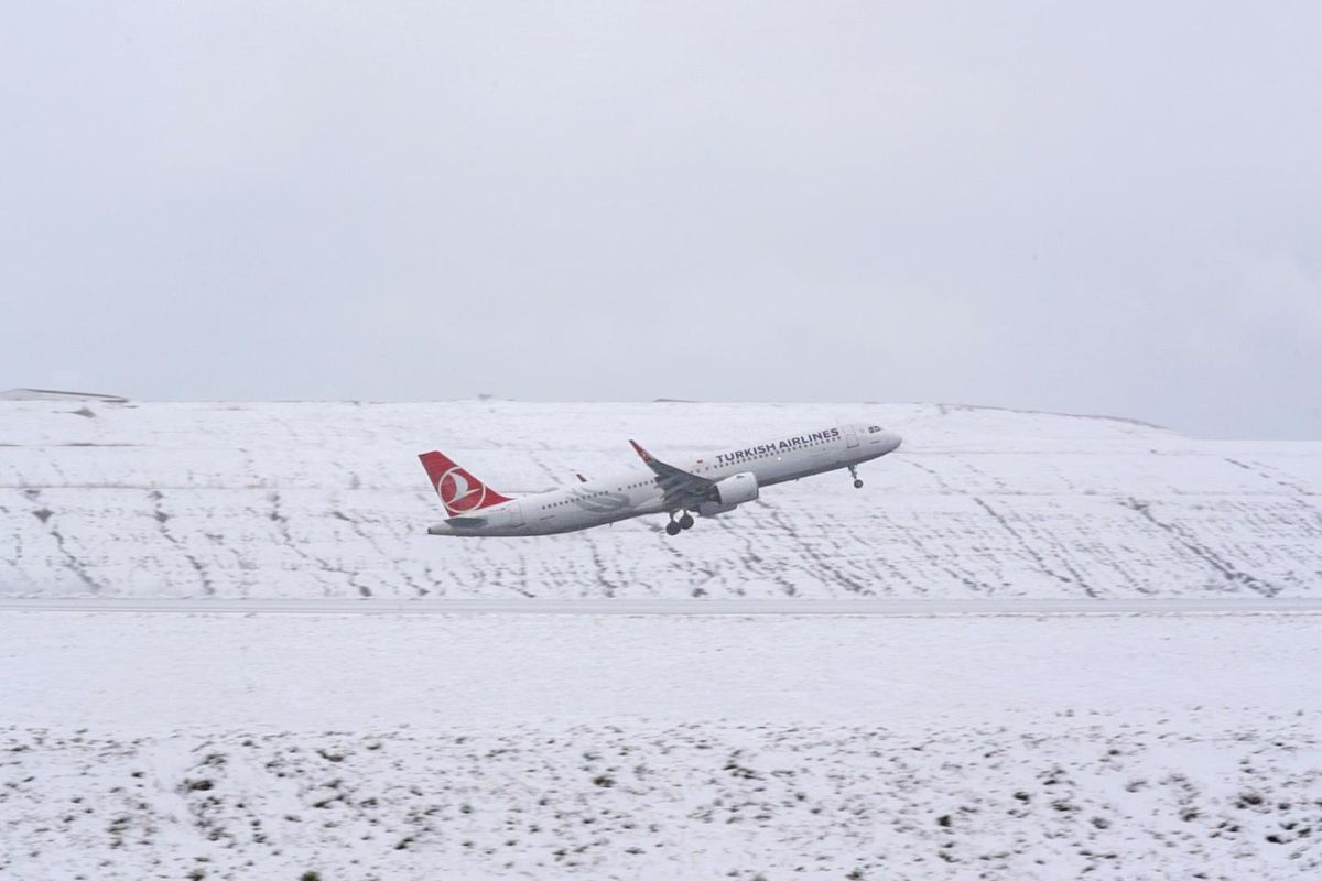 İstanbul Havalimanı\'nda uçuşlar sorunsuz devam ediyor