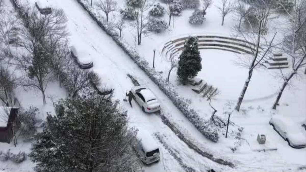 Kar yağışı etkisini sürdürüyor - Başakşehir\'de araçlar yokuş çıkmakta zorlandı