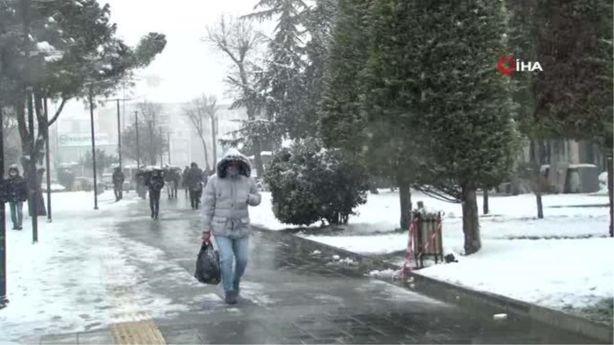 Kar yağışı vatandaşları toplu taşımaya yöneltti