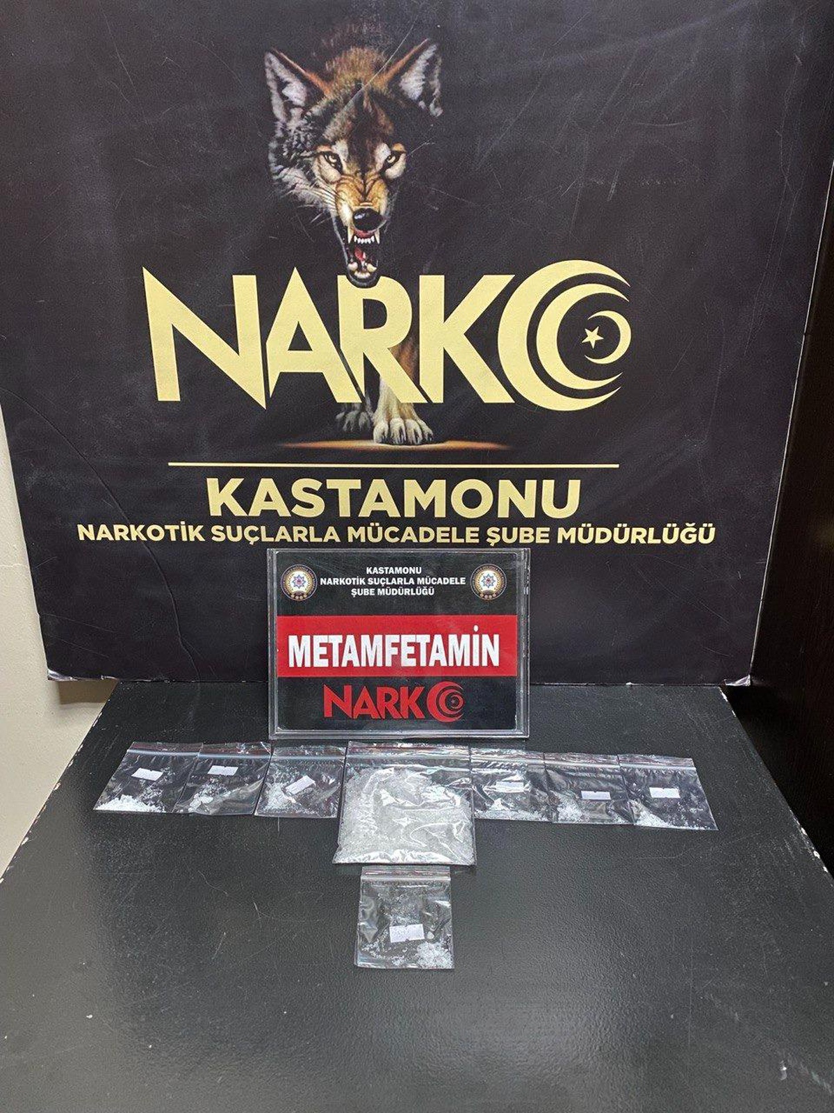 Kastamonu\'da uyuşturucu operasyonlarında yakalanan 2 zanlı tutuklandı