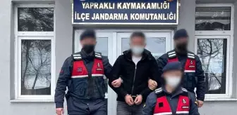 Köydeki ev ve iş yerlerine dadanan şahıs jandarmadan kaçamadı