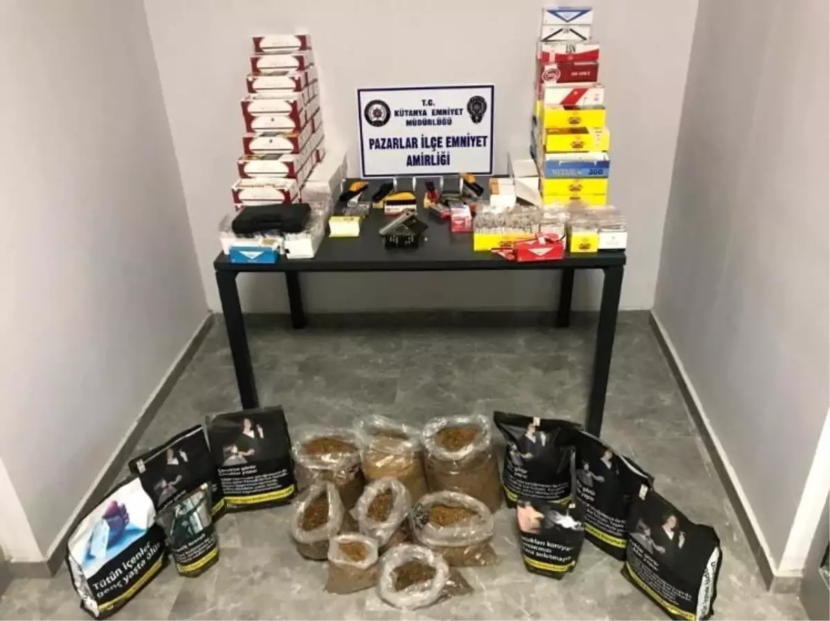 Son dakika haberleri! Kütahya\'da polisin \'dur\' ihtarına uymayan araçtan kaçak tütün ve kurusıkı silah çıktı