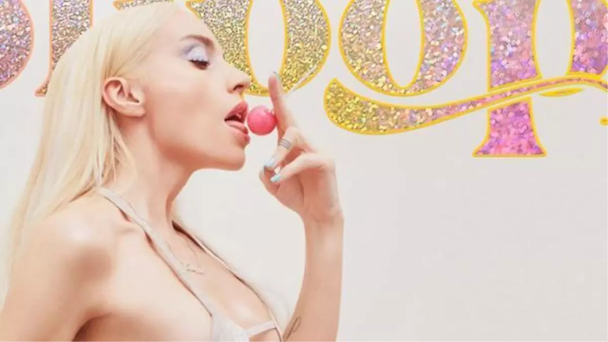 Sahne kıyafeti yüzünden eleştirilen Gülşen, boşanma iddialarına yanıt verdi: Bildiğim gibi yapmaya da devam edeceğim