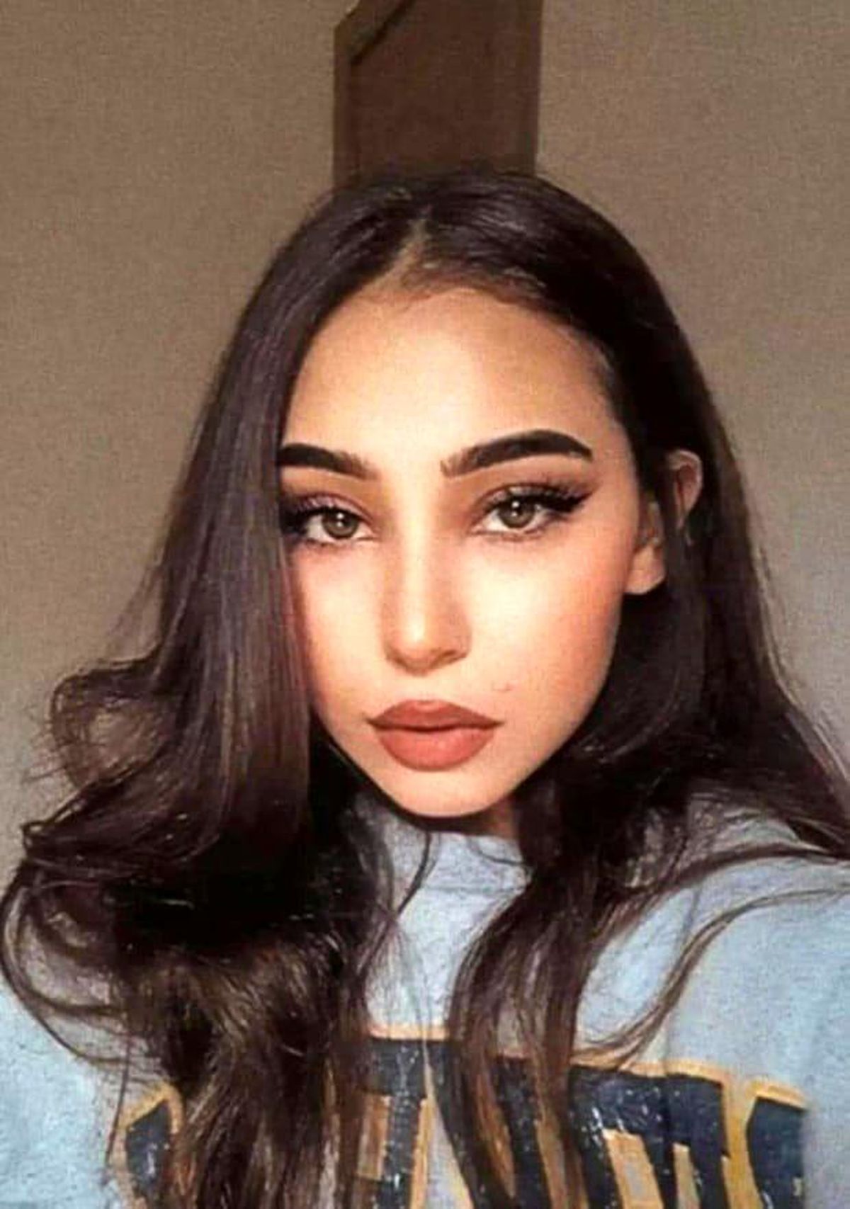 Nazlı kalbine yenildi