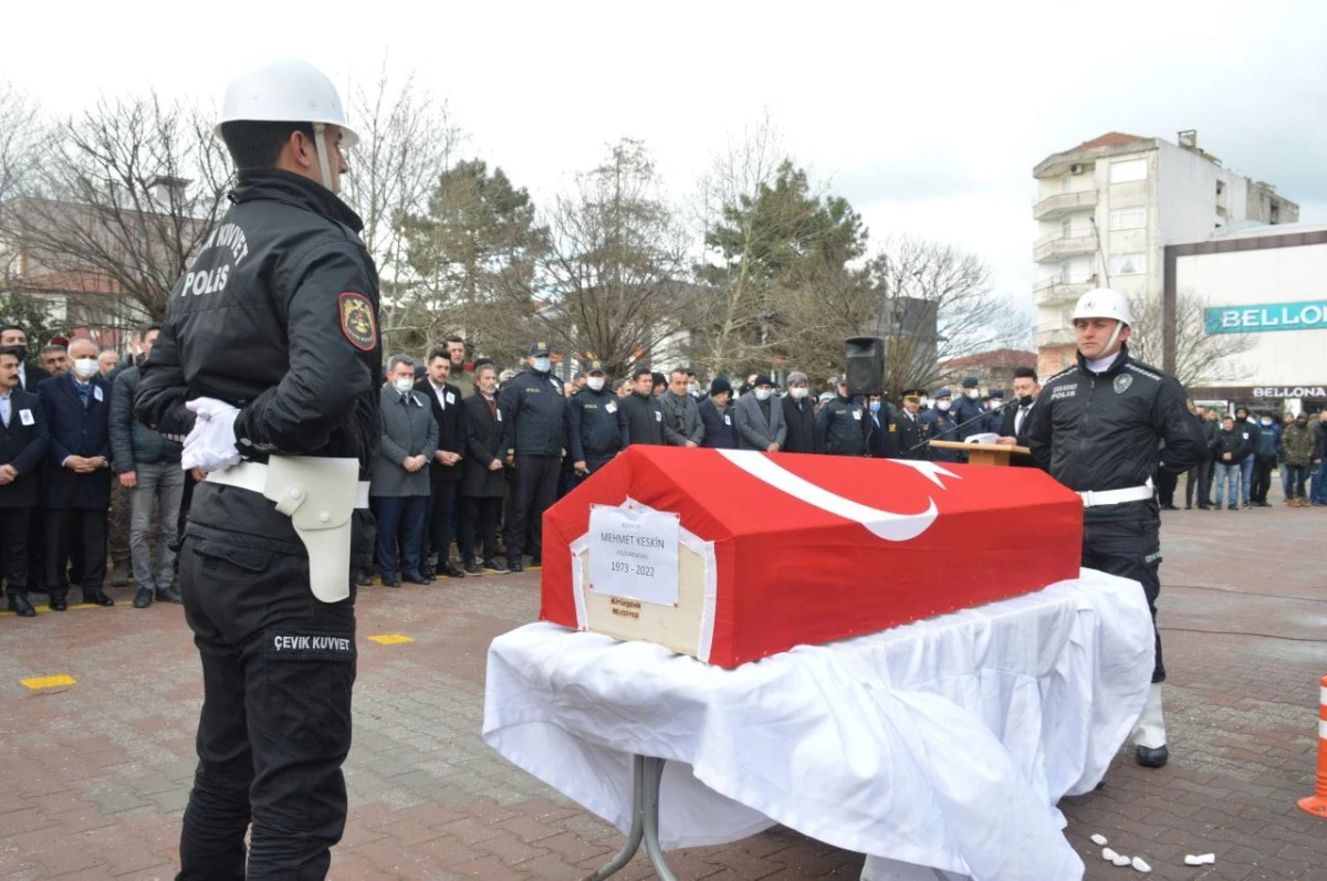 Son dakika... Sakarya\'da görevi esnasında kalp krizi geçiren polis hayatını kaybetti