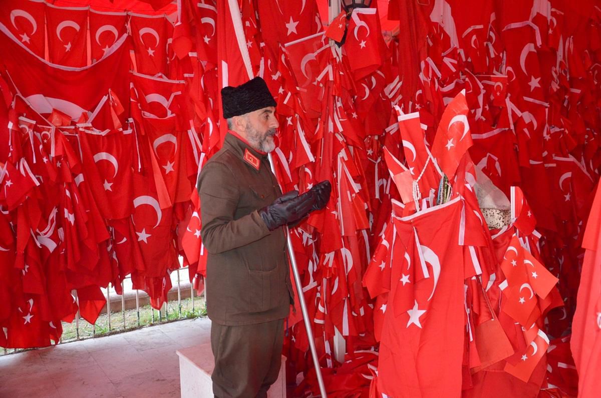 Son dakika: Şehitler için İstanbul'dan Çanakkale'ye yürüyen kişi Gelibolu'ya ulaştı