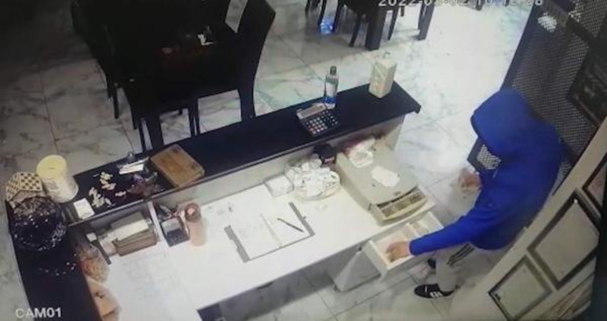 Tekirdağ'da cep telefonu ve kasadan para hırsızlığı kamerada