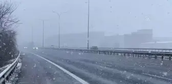 TEM Otoyolunda kar yağışı