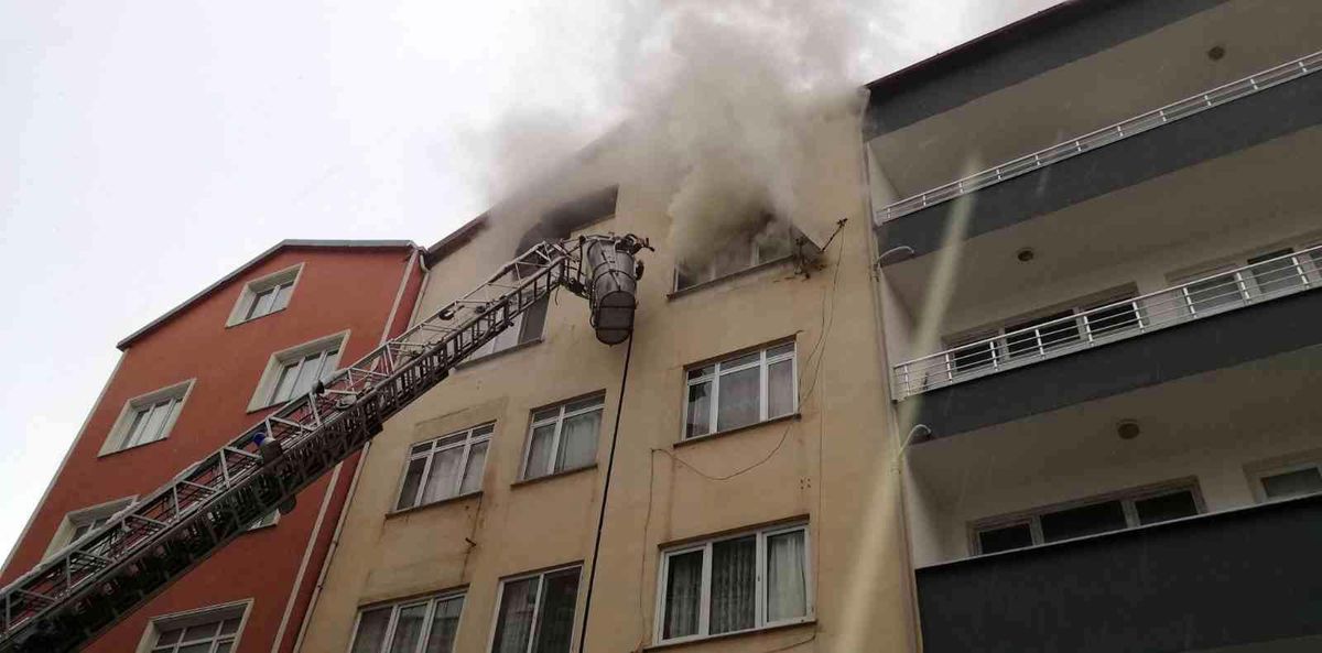 Türkeli\'de ev yangını