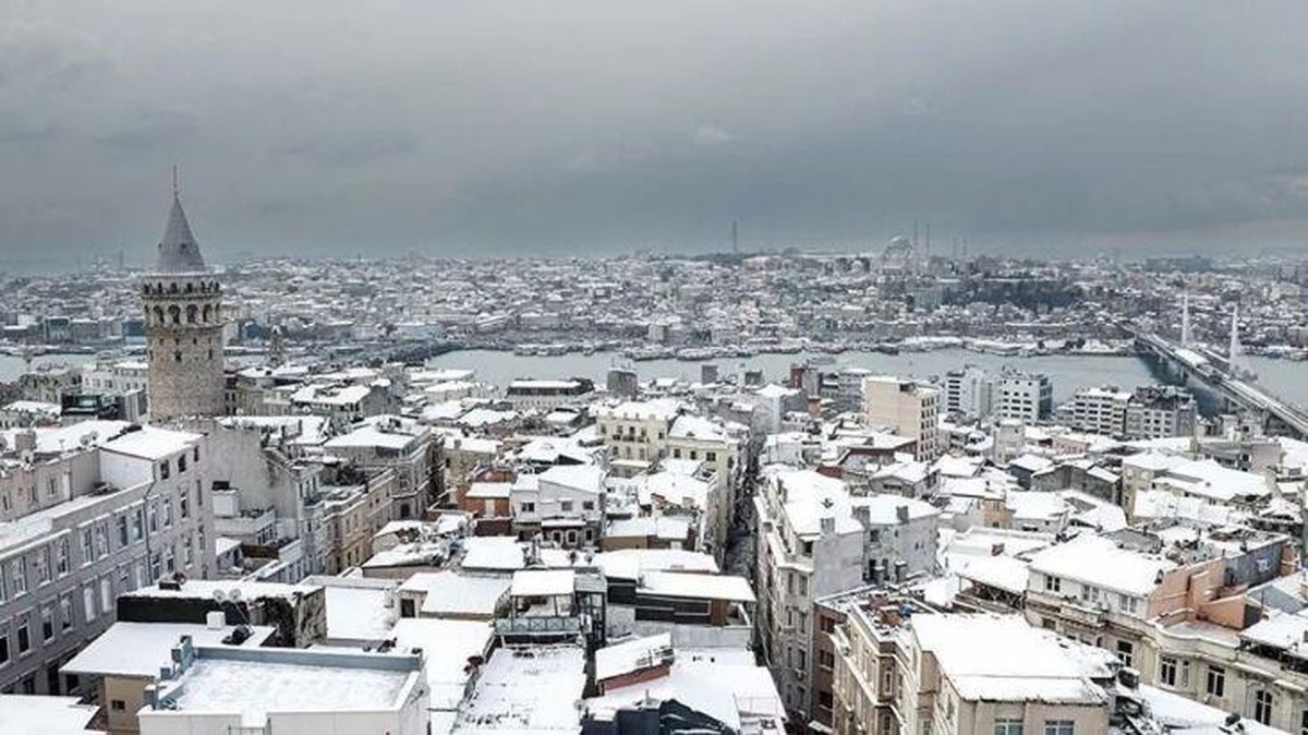 Vali Yerlikaya İstanbulluları uyardı: Trafiğe çıkmayın!