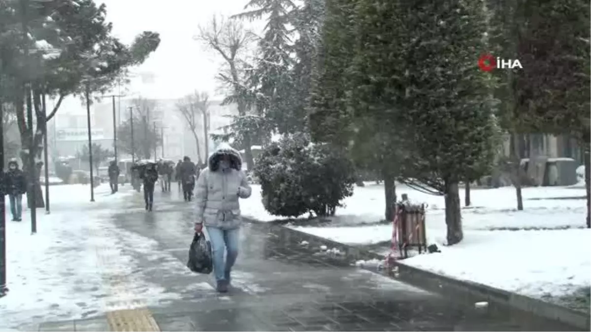 Vatandaşlar uyarıları dinledi: İstanbul\'da yollar boş kaldı