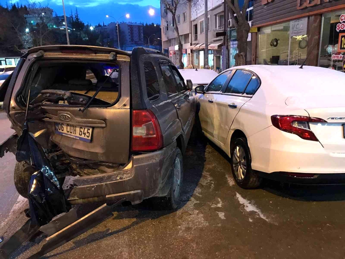 Son dakika haber: 4 aracın karıştığı trafik kazasında 1 kişi yaralandı