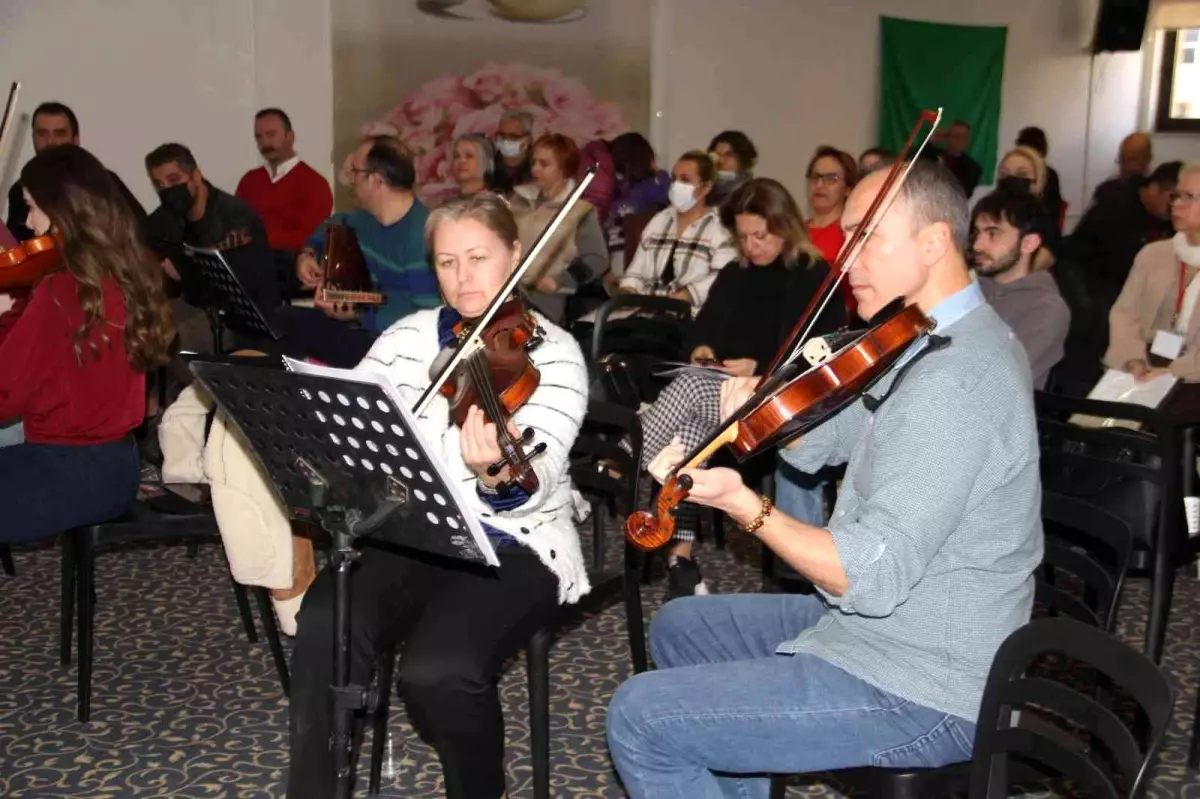 55 hekim eğitime destek için şarkı söyleyecek