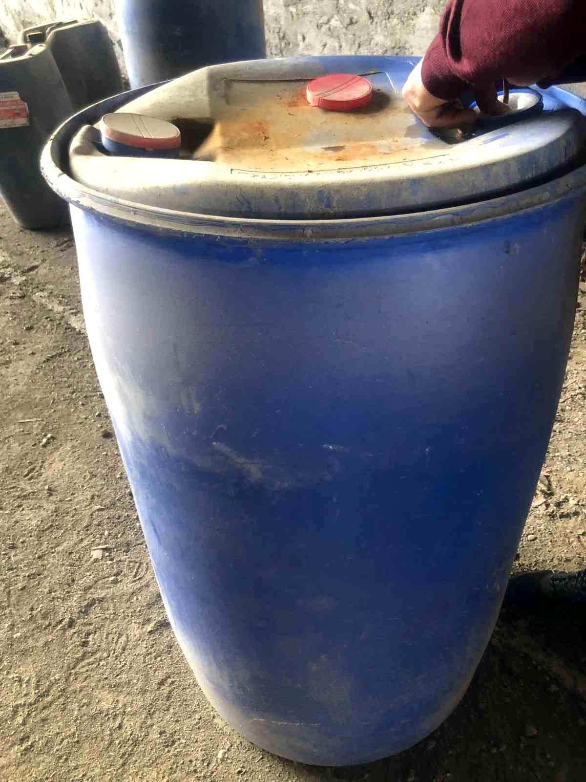Adana\'da 2 bin 900 litre kaçak akaryakıt ele geçirildi