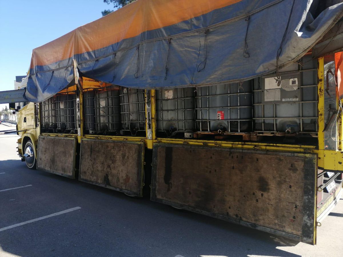 Antalya\'da 16 bin litre kaçak akaryakıt ele geçirildi