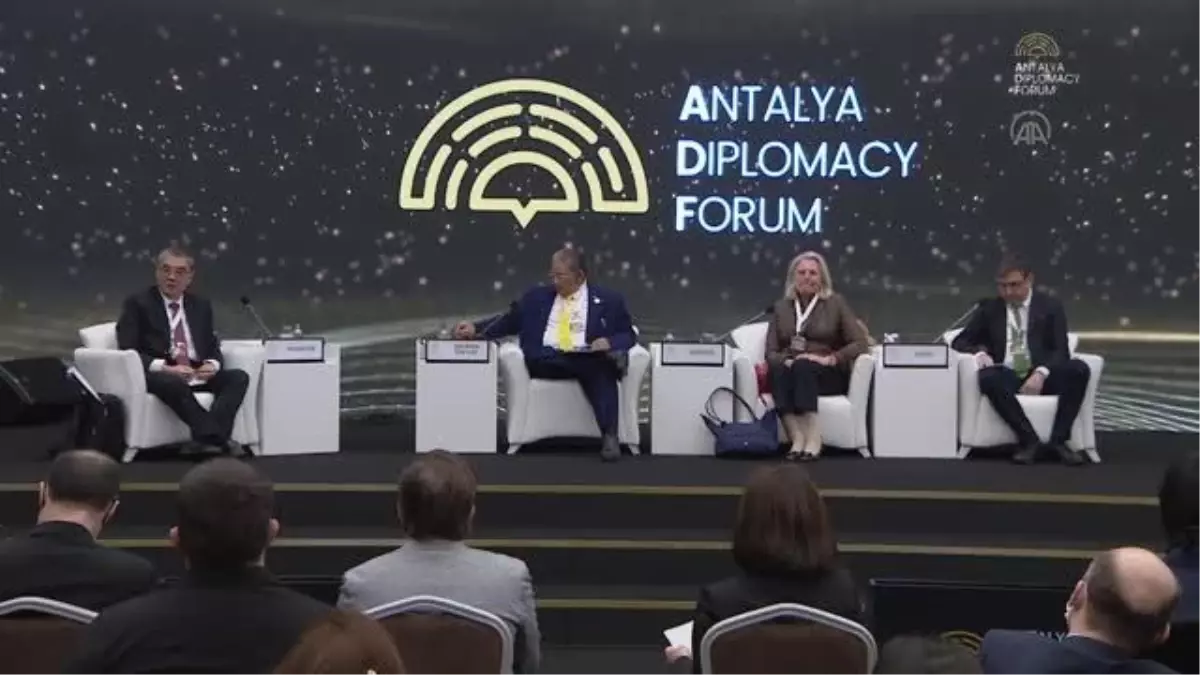 Antalya Diplomasi Forumu 2022 - "Asya-Pasifik\'te iş birliği ve rekabet" konulu panel