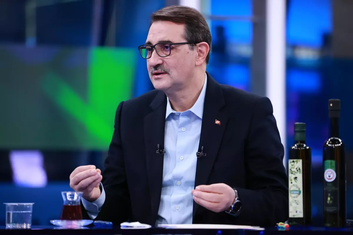 Bakan Dönmez: "İsrail\'den gelebilecek gazı rahatlıkla hem ülke içerisinde hem yurt dışında taşıyabiliriz"