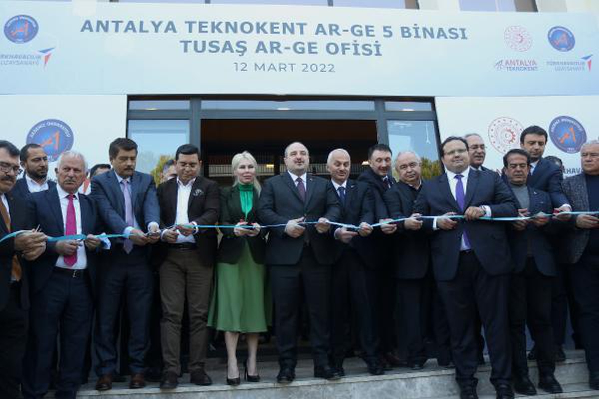 Son dakika: BAKAN VARANK AVRUPA KIZLAR BİLGİSAYAR OLİMPİYATI ANTALYA'DA DÜZENLENECEK