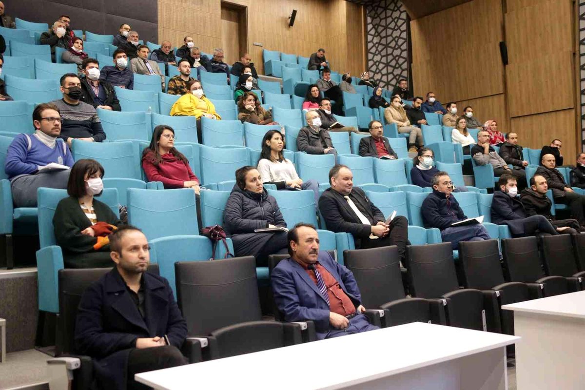 Belediye personeline \'Akıllı şehirler ve farkındalık\' konulu eğitim