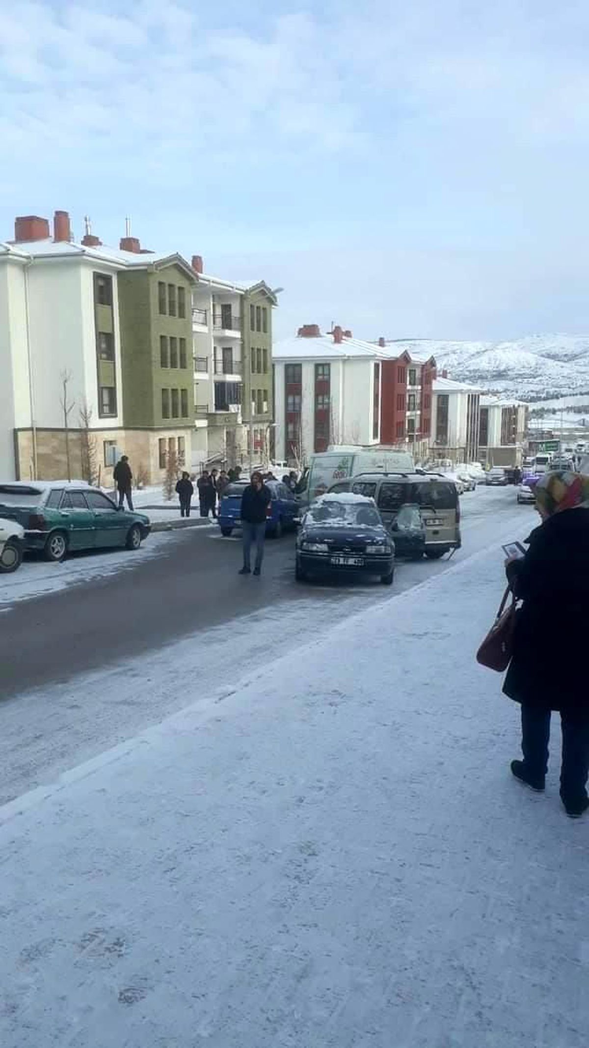 Elazığ\'da buzlanma kazaları beraberinde getirdi