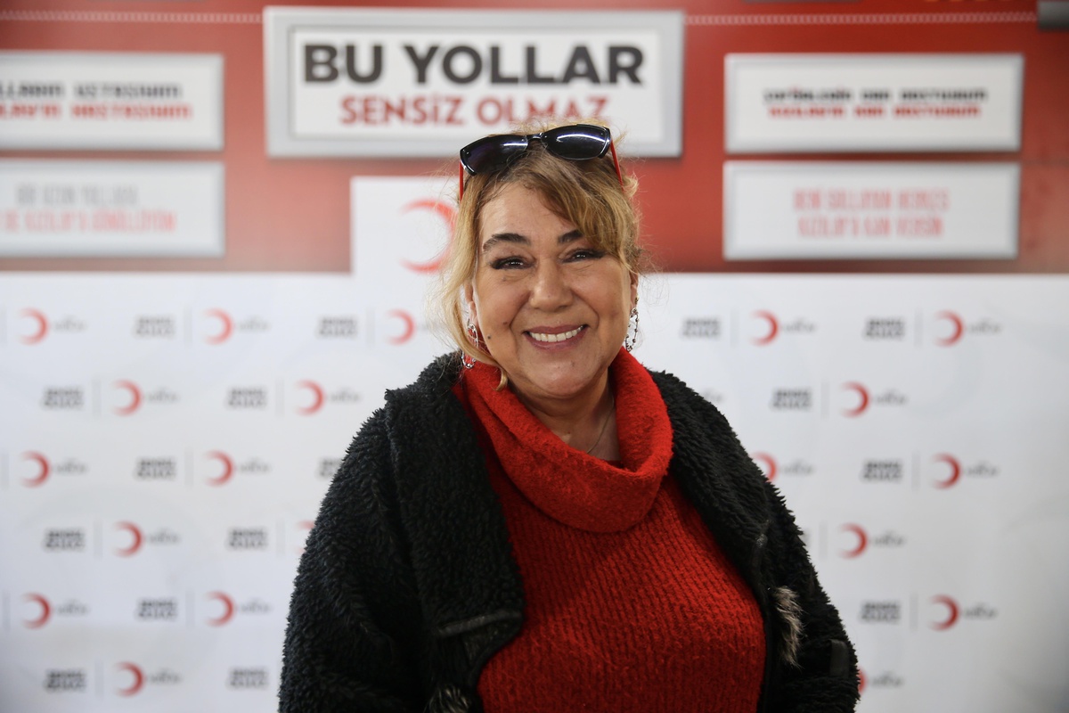Emekli tır şoförü "Leyla Abla" hemcinslerine tecrübelerini aktarıyor