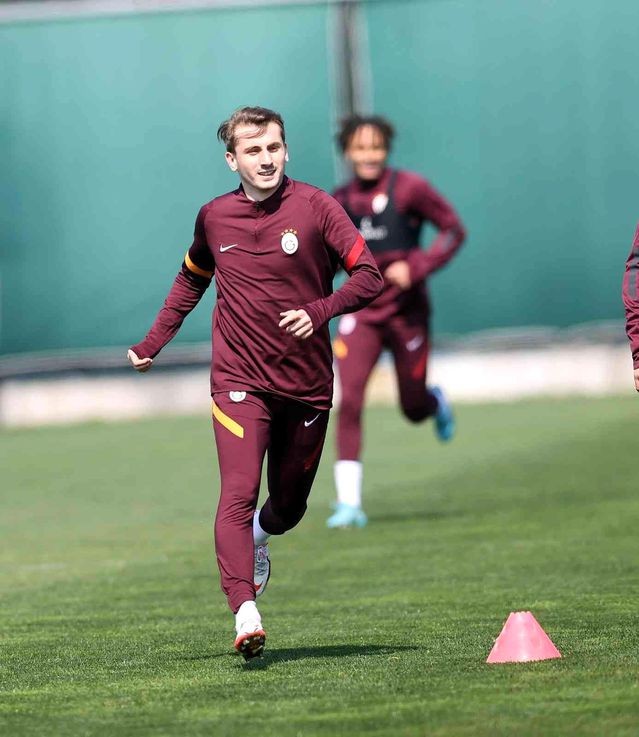 Galatasaray, Beşiktaş derbisinin hazırlıklarına İzmir'de devam etti