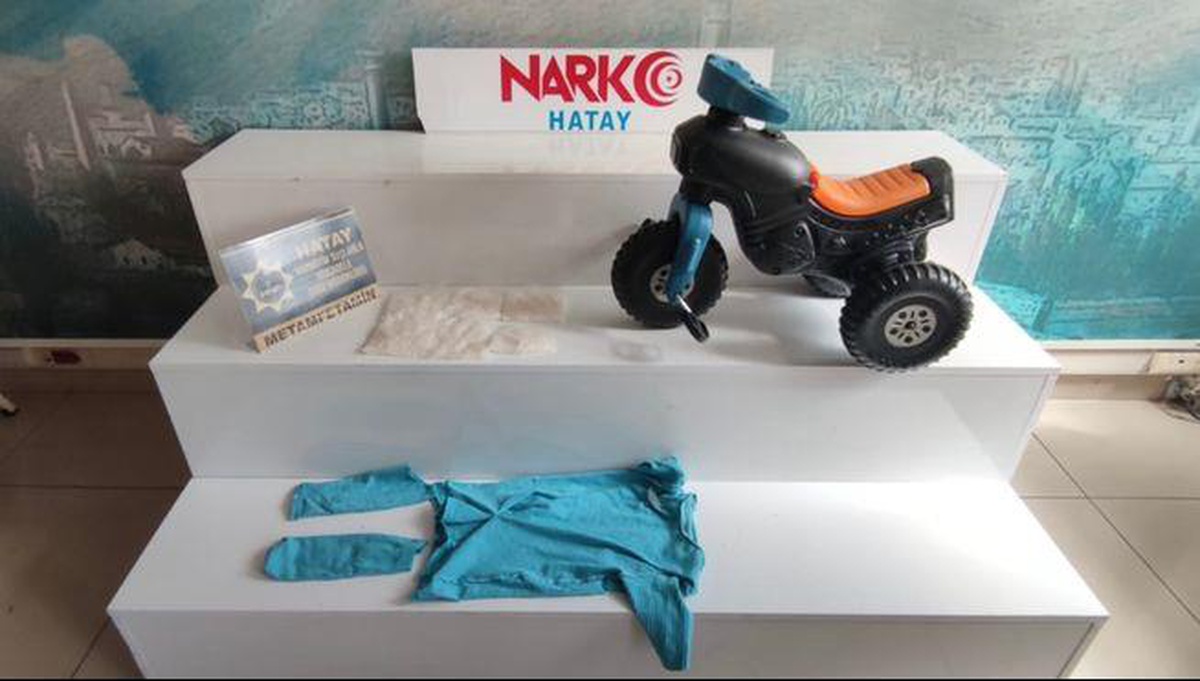 Hatay\'da çocuk bisikletine uyuşturucu gizleyen 3 şüpheli tutuklandı