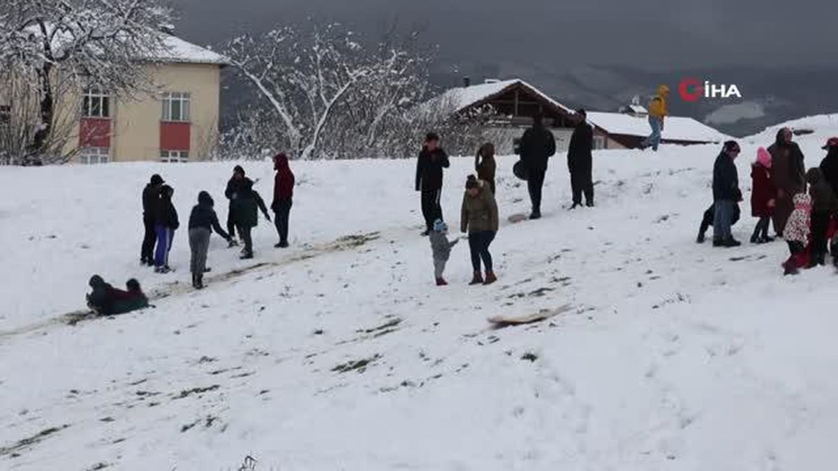 Karın tadını her zamanki gibi çocuklar çıkardı