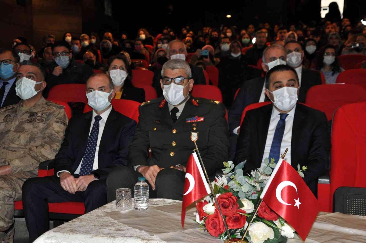 Kars\'ta İstiklal Marşı\'nın kabulü ve Mehmet Akif Ersoy\'u anma etkinliği