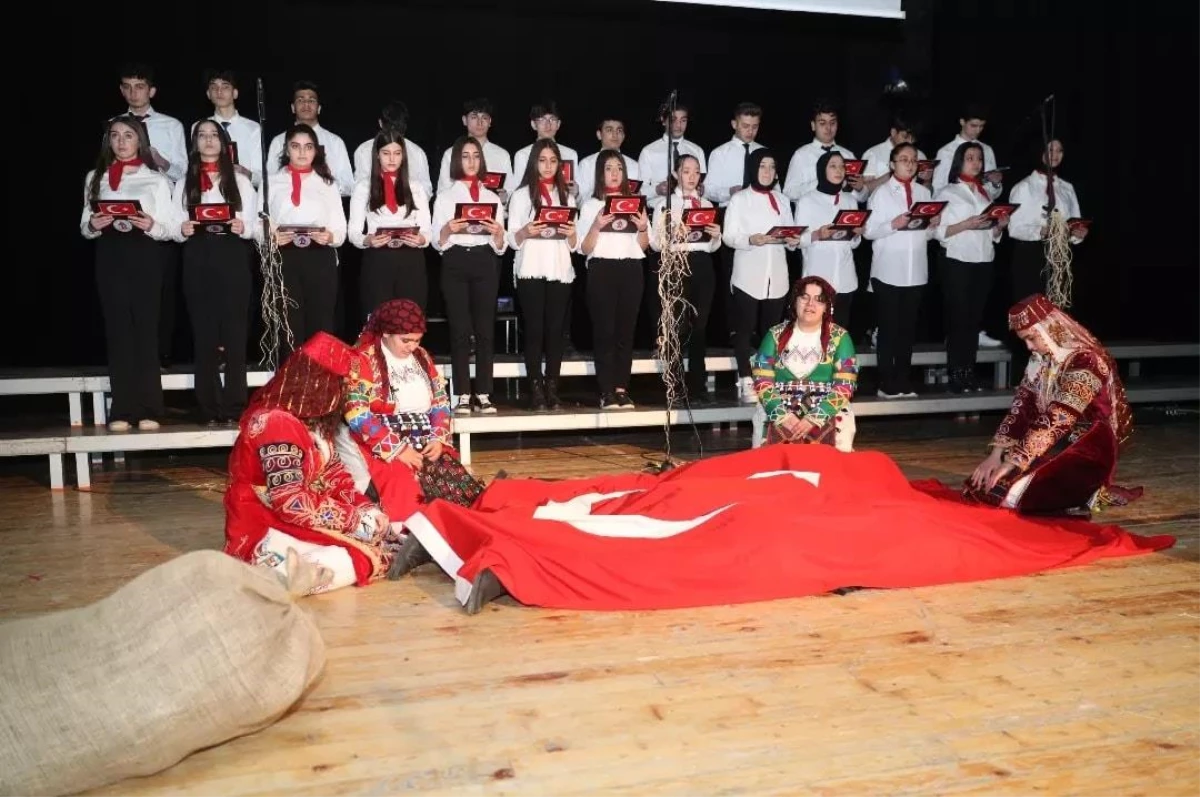 Kastamonu, Tokat ve Çankırı\'da, İstiklal Marşı\'nın kabulünün yıl dönümü kutlandı