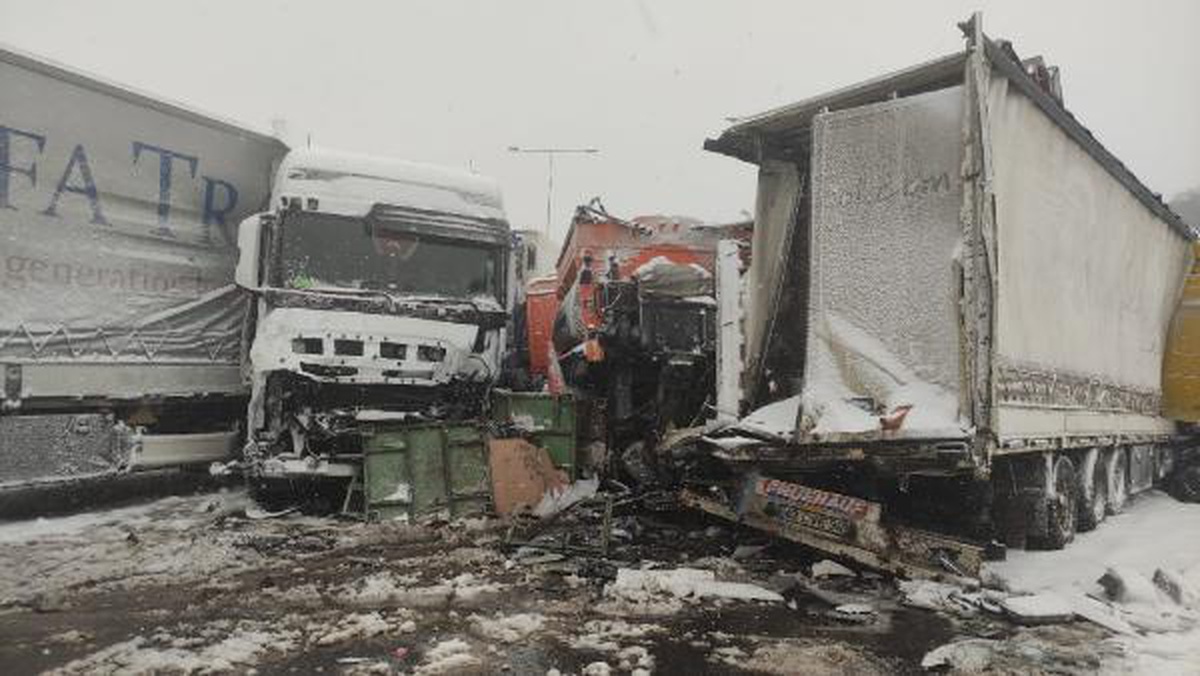 Son dakika gündem: Kuzey Marmara Otoyolu\'nda zincirleme trafik kazası