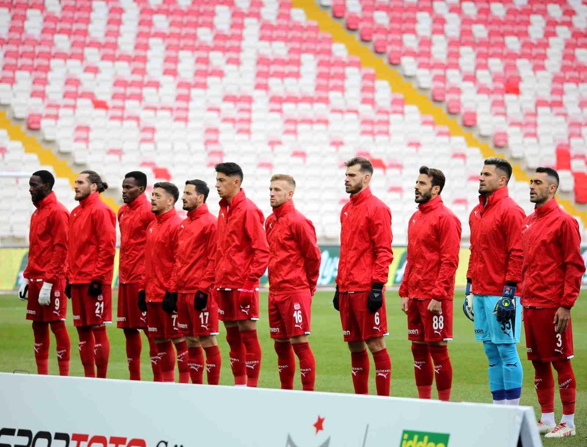 Sivasspor\'da zorlu Adana maçı öncesi 2 sakat futbolcu bulunuyor