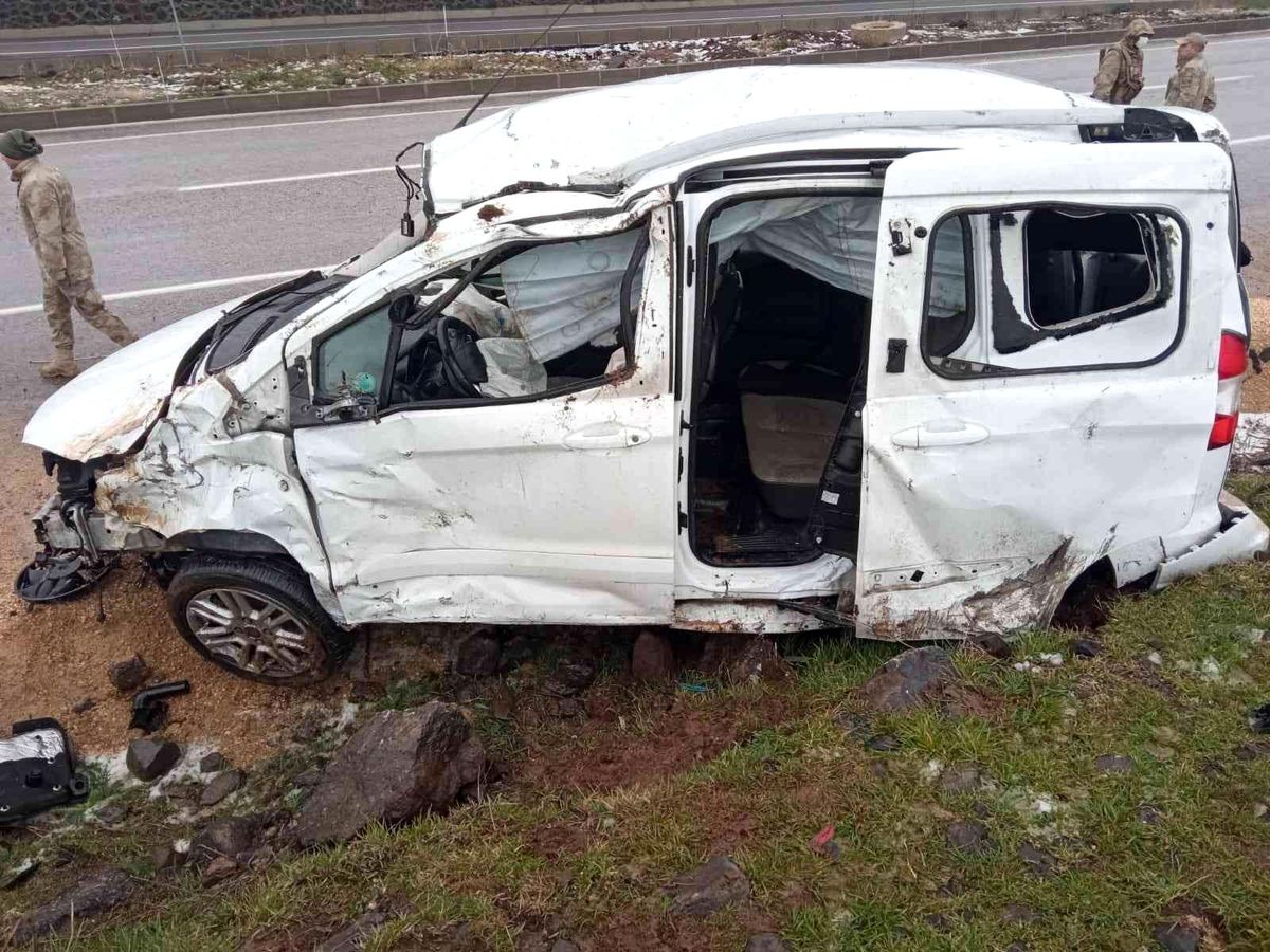Son dakika haberi: Siverek\'te trafik kazası: 1 ölü, 2 yaralı