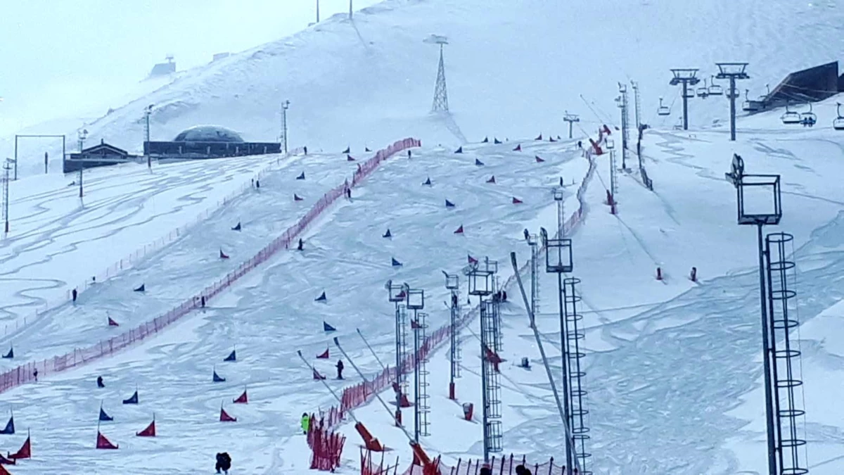 Snowboard Türkiye Şampiyonası Palandöken\'de başladı