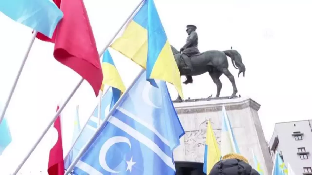 Ulus Meydanı'nda Rusya'nın Ukrayna'ya saldırıları protesto edildi