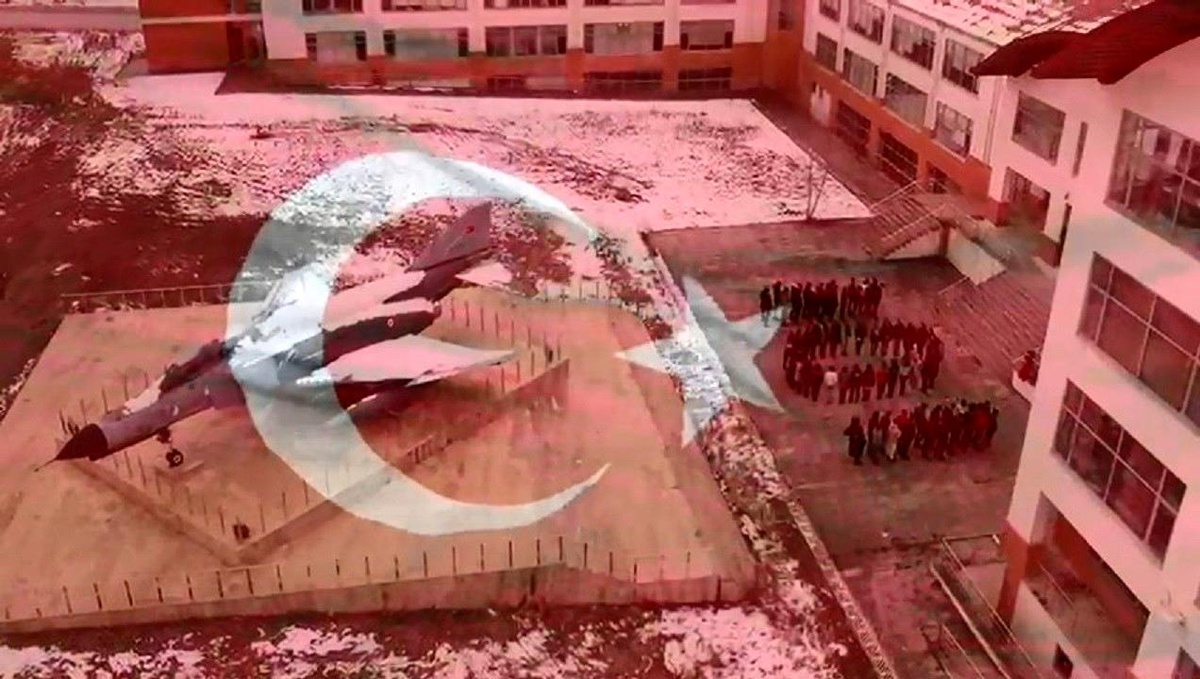 Üniversite öğrencilerinden İstiklal Marşı\'nın kabulünün 101. yılında anlamlı video