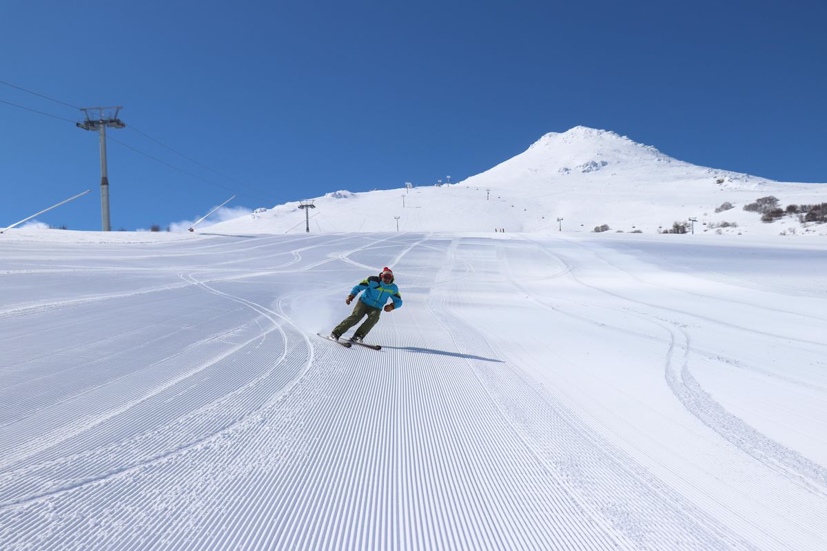 Yıldız Dağı'nda kar kalınlığı 140 santimetreye ulaştı