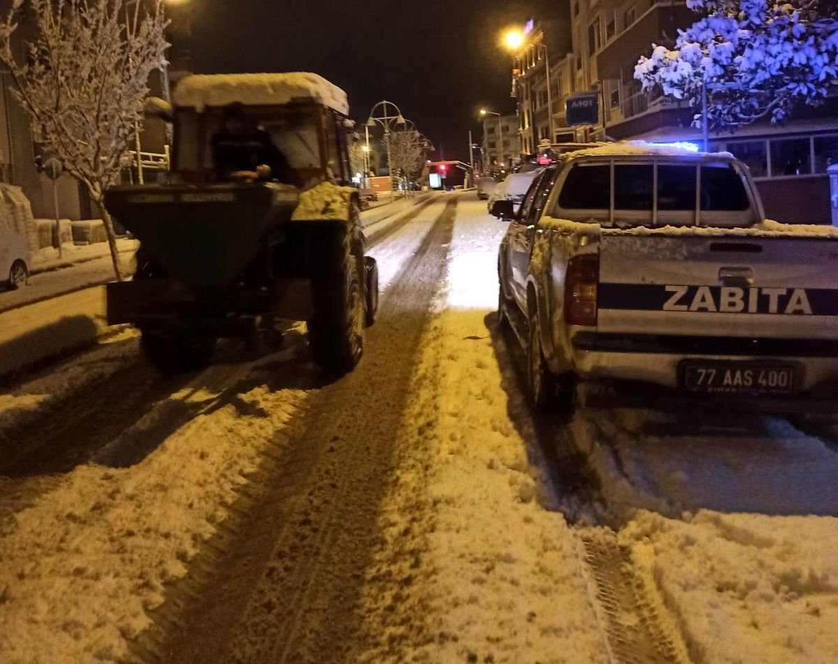 Altınova\'da yollar açık, ekipler teyakkuzda