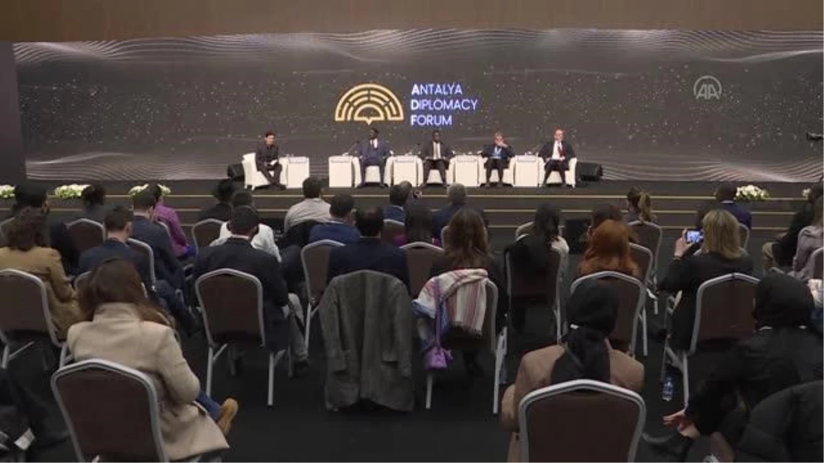 Antalya Diplomasi Forumu 2022 - "Irkçılık ve ayrımcılıkla mücadele" konulu panel