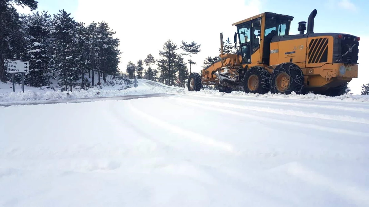 Bursa\'da kar nedeniyle kapanan 531 mahalle yolu ulaşıma açıldı