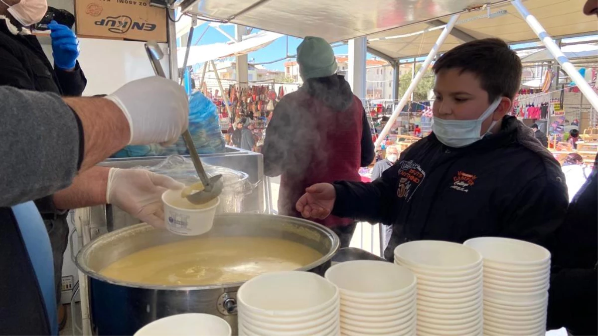 Didim Belediyesi\'nden soğuk havalarda sıcak çorba ikramı