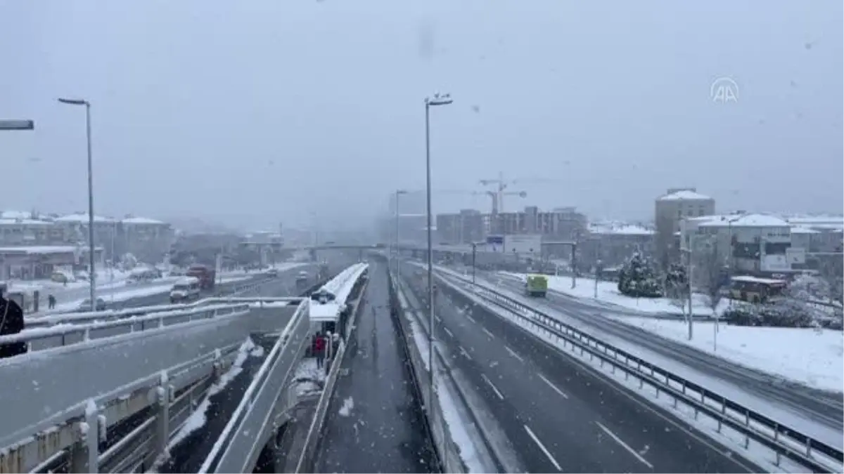Kar yağışı etkili oldu - İstiklal Caddesi